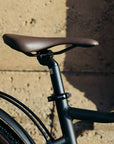 Bluejay Sport Edition e-bike brown saddle 